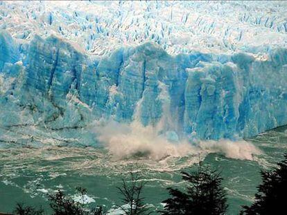 Imagen del glaciar Perito Moreno en su proceso de ruptura