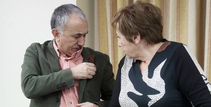 Pepe Álvarez, líder de UGT, con la presidenta del Pacto de Toledo, Celia Villalobos.