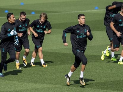 Cristiano Ronaldo durante el entrenamiento realizado hoy en la Ciudad Deportiva de Valdebebas