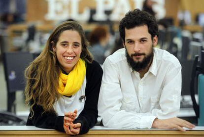 Los activistas Silvia García y Javier Sopeña.