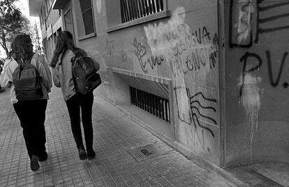 Pintadas contra la unidad ling&uuml;&iacute;stica de grupos anticatalanistas en Valencia a principios de los noventa.
