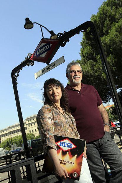 Ana Blázquez junto a su novio Carlos, con el que ha recopilado las canciones sobre el metro.