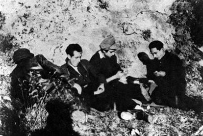Un grupo de maquis, retratados en los Pirineos en 1948.