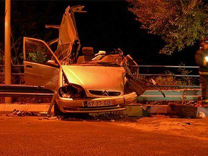 Vehículo del fallecido tras ser embestido por uno de los coches de la carrera.