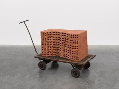 'A Pile of Bricks' (2019), obra de Mona Hatoum expuesta en el IVAM.