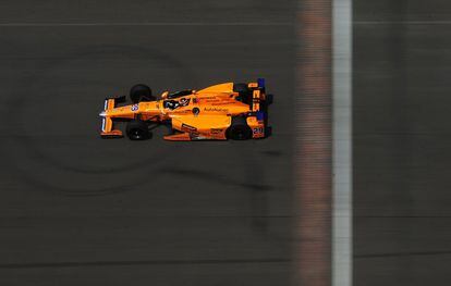 Vista cenital del piloto español Fernando Alonso.