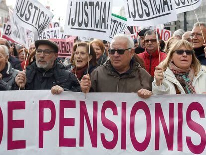 Cabecera de la manifestaci&oacute;n por la defensa de las pensiones del pasado 29 de abril.