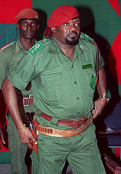 Jonas Savimbi, durante un congreso de la UNITA en Jamba.