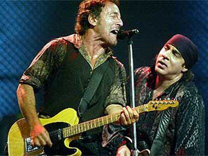 Bruce Springsteen, durante su actuación de ayer en el Palau Sant Jordi de Barcelona.