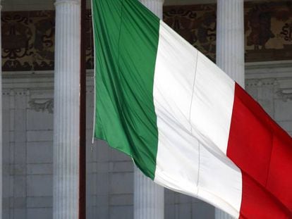 Bandera de Italia en Roma