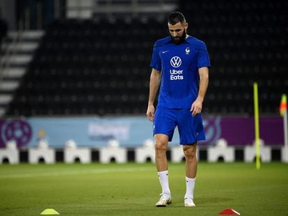 Karim Benzema durante el entrenamiento con la selección francesa el jueves pasado..