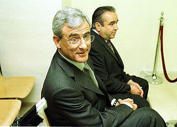Luis Fernando Cartagena y Ángel Fenoll, en el banquillo de los acusados en febrero de 2002.