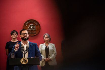 El presidente Gabriel Boric durante el segundo cambio de Gabinete de su Gobierno, en La Moneda, Santiago.