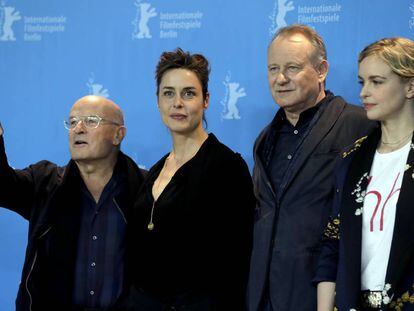 El director director Volker Schlöndorff, y los actores Susanne Wolff, Stellan Skarsgard y Nina Hoss, en Berlin.
