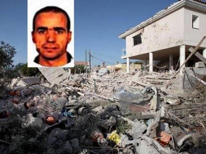 Estado en que qued&oacute; la casa de Alcanar tras la explosi&oacute;n. Retrato del im&aacute;n Abdelbaki es Satty