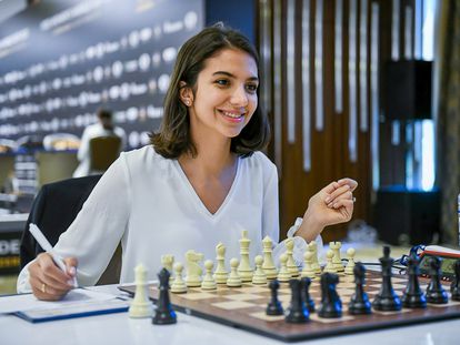 La ajedrecista Sara Khadem, en su debut como española en la Copa del Mundo en Bakú (Azerbayán).