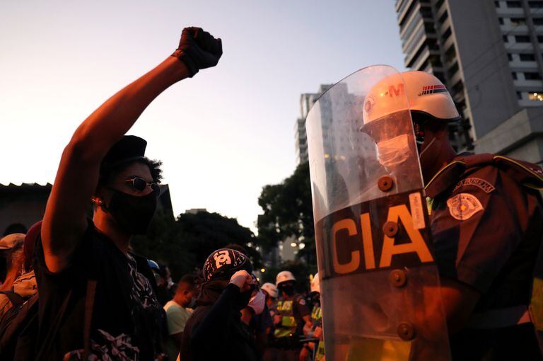 Protestas contra el presidente Jair Bolsonaro y el racismo, en São Paulo, el 7 de junio.