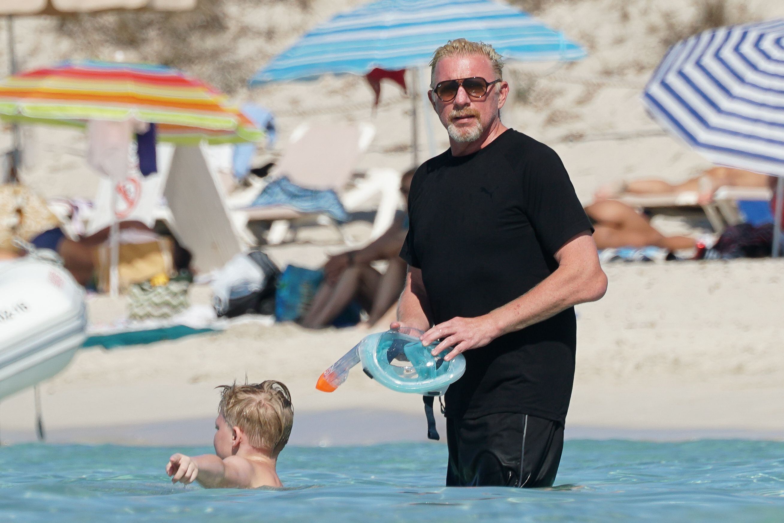 Boris Becker, con su hijo Amadeus en Ibiza este agosto.