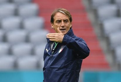 Roberto Mancini, durante el último entrenamiento de la selección italiana.