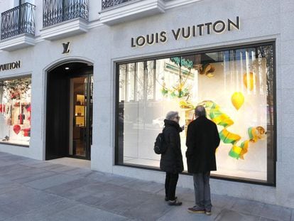 Fachada de la boutique de Louis Vuitton en la calle Serrano de Madrid.