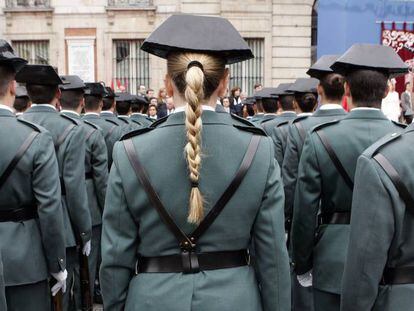 Agentes de la Guardia Civil, en formaci&oacute;n durante un acto oficial.