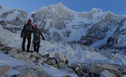 Sergey Nilov (i) y Dmitry Golovchenko, en la montaña Jannu.