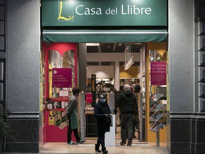 La Casa del Llibre del passeig de Gràcia de Barcelona, que ha de tancar els caps de setmana.