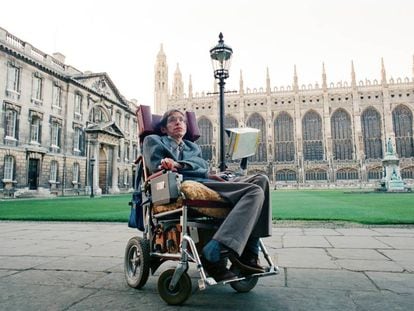 Stephen Hawking,fotografiado en Cambridge en 1988.
