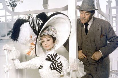 My Fair Lady (George Cukor, 1964) - 8 Oscars

	Otra lluvia de Oscar recibió a la comedia musical que trasladaba a la pantalla la obra del mismo título que había triunfado en los escenarios de uno y otro lado del Atlántico. Nunca nos acabamos de creer que la malhablada Liza Doolitle se hubiera encarnado en el cuerpo de Audrey Hepburn. Siempre pensamos que debajo de aquella florista de acento cockney del Covent Garden en realidad se escondía una My Fair Lady.