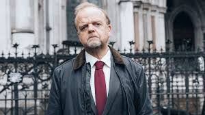 Toby Jones, en 'Mr. Bates contra Correos'.