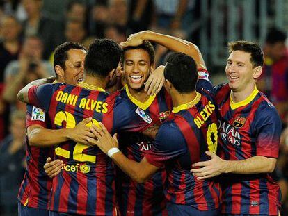 Los jugadores del Barça celebran el gol de Neymar.