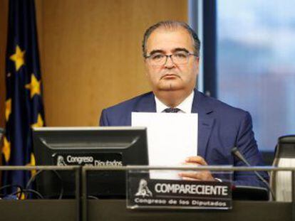 El expresidente del Popular culpa a su sucesor, Emilio Saracho, de una gestión irresponsable que llevó a la fuga de depósitos
