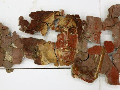 Rostro de mujer reconstruido en la casa de los Grifos del yacimiento romano de Complutum (Alcalá de Henares, Madrid).