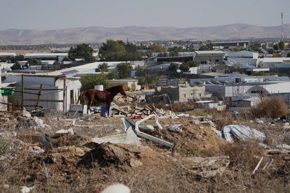 Vista del poblado de Ziadna, una localidad beduina no reconocida por Israel, donde viven Aisha y Bilal.