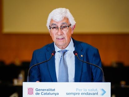 El consejero de Salud de la Generalitat, Manel Balcells, anuncia las medidas para retener a los profesionales sanitarios en el sistema catalán de salud.
