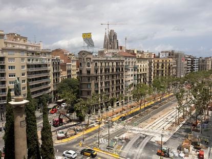 Las obras del tranvía de Barcelona, en la Diagonal con Verdaguer.