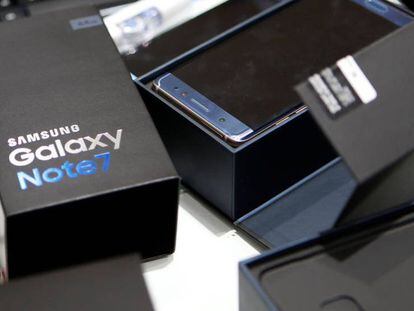 Varios Samsung Galaxy Note 7 devueltos, en la sede central de la marca, en Seúl.