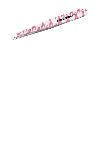  

	Pinzas para cejas de Tweezerman. Edición limitada del modelo 'Slant' para luchar contra el cáncer de mama (20 euros).