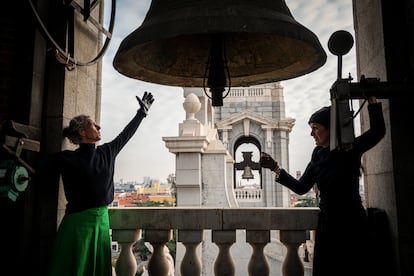 Las campanas de la catedral de la Almudena, en Madrid, sonaron el mediodía del 3 de diciembre para celebrar la resolución de la Unesco de declarar el toque manual de campanas como Patrimonio Inmaterial de la Humanidad.