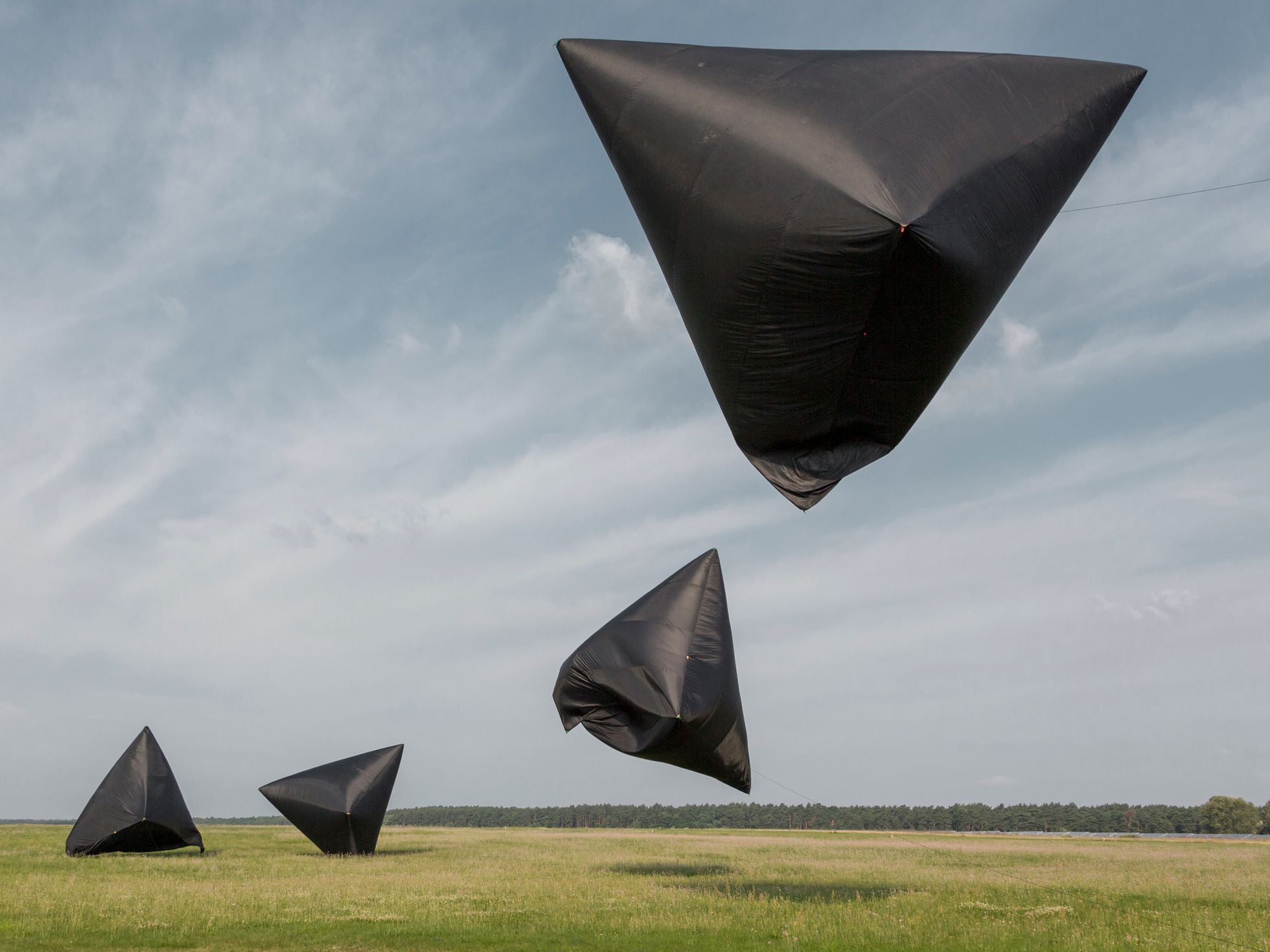 Insustituible participar Húmedo Movement', la instalación artística que apuesta por volar sin quemar  combustible | Arte | ICON Design | EL PAÍS