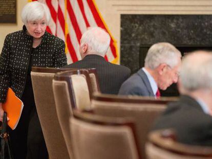 Janet Yellen, al llegar a la reuni&oacute;n de gobernadores de la Fed