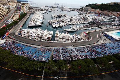 Lewis Hamilton durante el entranamiento en Monaco