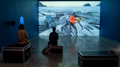 Un video de ciencia ficción titulado 'Acoustic Ocean' (2018), en la exposición de Ursula Biemann en el MUAC.