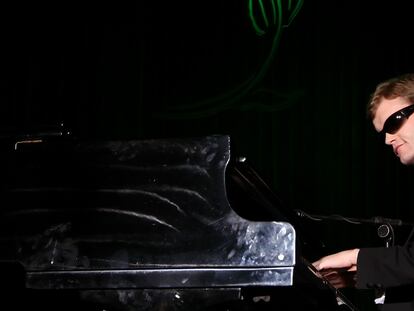 Derek Paravicini en un concierto en Los Ángeles, California, en octubre de 2007.