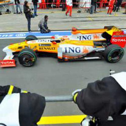 Fernando Alonso, durante los entrenamientos libres del Gran Premio de Alemania