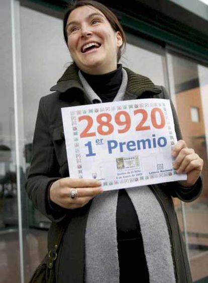 Una de las propietarias de la administración de lotería número 23 de Terrassa, que ha repartido unos 100 millones de euros del primer premio de la lotería de El Niño.