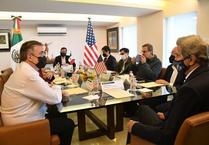 John Kerry, durante su reunión con autoridades mexicanas