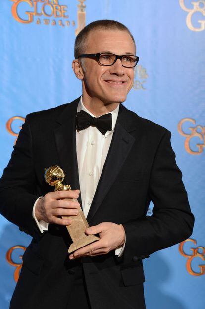 Christof Waltz, ganador del premio a mejor actor secundario por la película 'Django desencadenado', recoge el primer galardón de la noche.