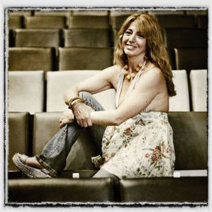 La directora Inés París fotografiada en la Sala Berlanga, “cine de autor con la mejor calidad técnica de España”.