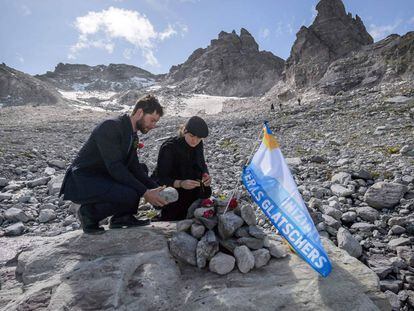 ‘Funeral’ en Suiza por la desaparición del glaciar Pizol